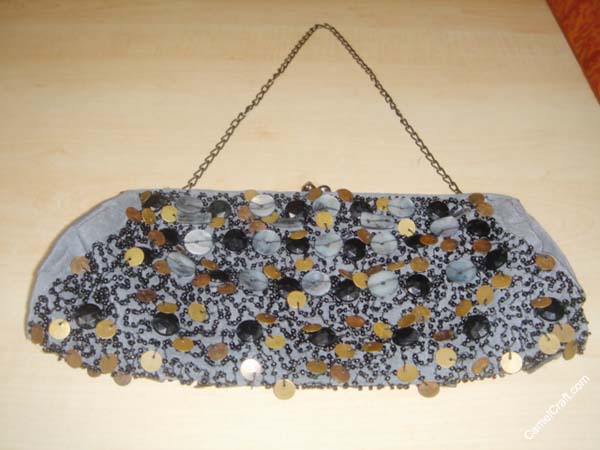 chain-handle-handbag