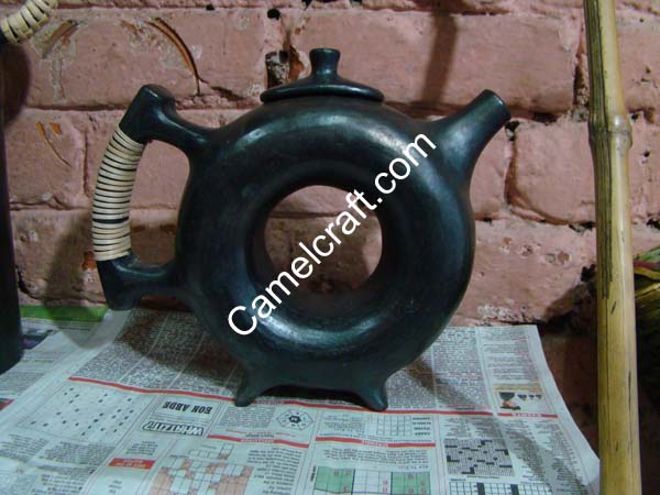 black-pottery-design