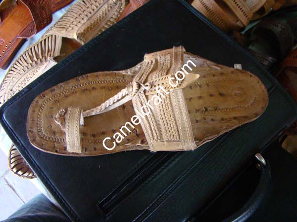 kolhapuri chappals, ladies-panch-silai-kapsi-moje-leather foot wear