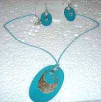 moon-pendent